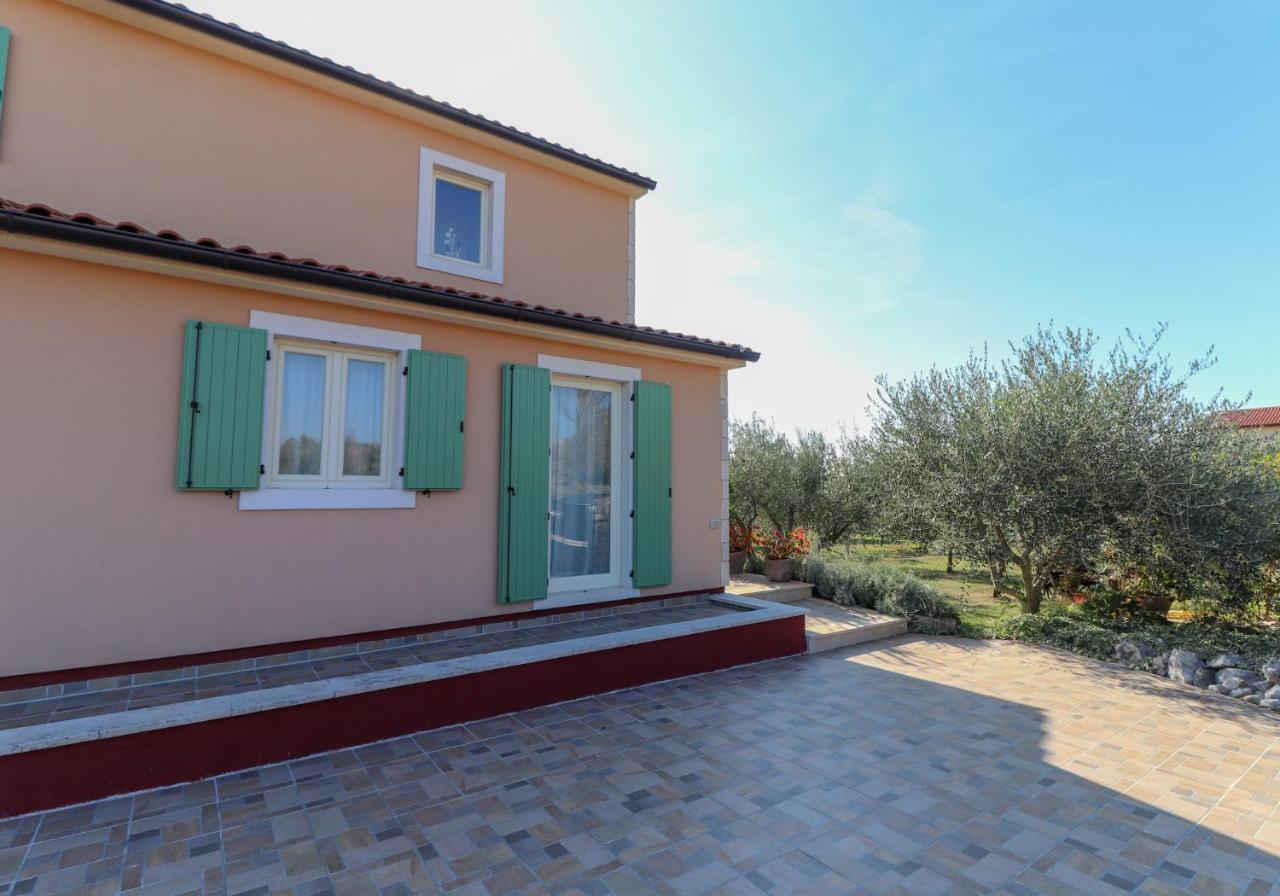 Villa Nona Marija Sveti Lovrec Pazenaticki Luaran gambar